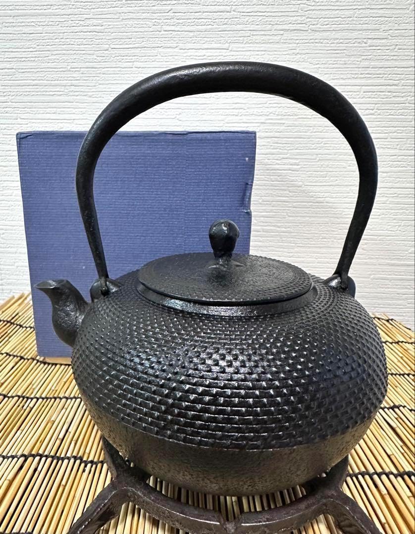 美品 茶道具 さつま織部 風炉型 野々田風炉型電熱器 松紋 筒釜 美品 茶道具 さつま織部 風炉型 野々田風炉型電熱器 松紋 筒釜 美品